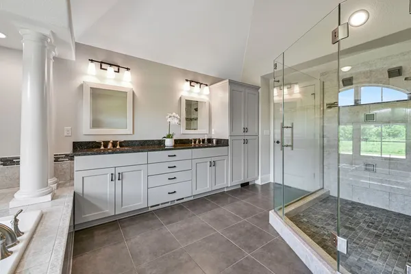 $1,449,900 | W292-s5474 Fox Run Court, Waukesha, WI 53189