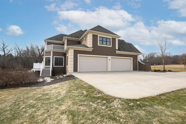 $1,449,900 | W292-s5474 Fox Run Court, Waukesha, WI 53189
