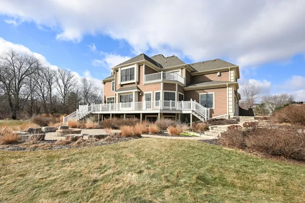 $1,449,900 | W292-s5474 Fox Run Court, Waukesha, WI 53189