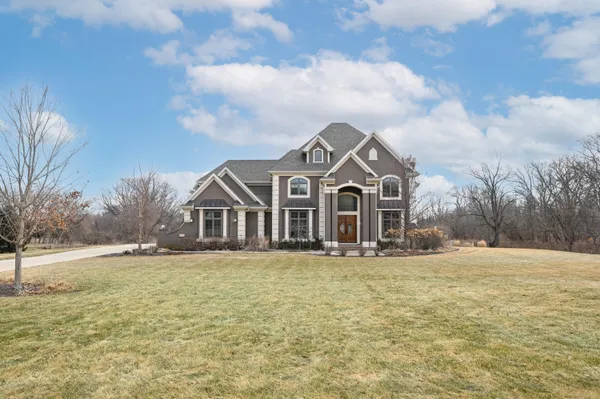 $1,449,900 | W292-s5474 Fox Run Court, Waukesha, WI 53189