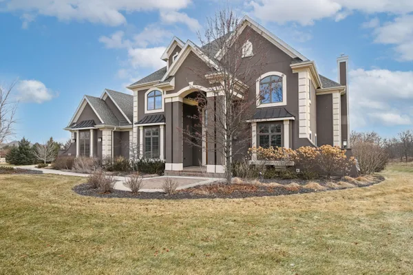 $1,449,900 | W292-s5474 Fox Run Court, Waukesha, WI 53189