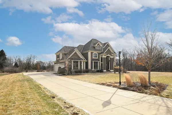 $1,449,900 | W292-s5474 Fox Run Court, Waukesha, WI 53189