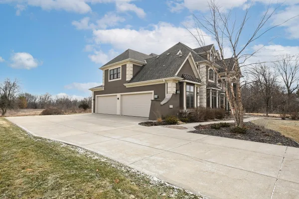 $1,449,900 | W292-s5474 Fox Run Court, Waukesha, WI 53189