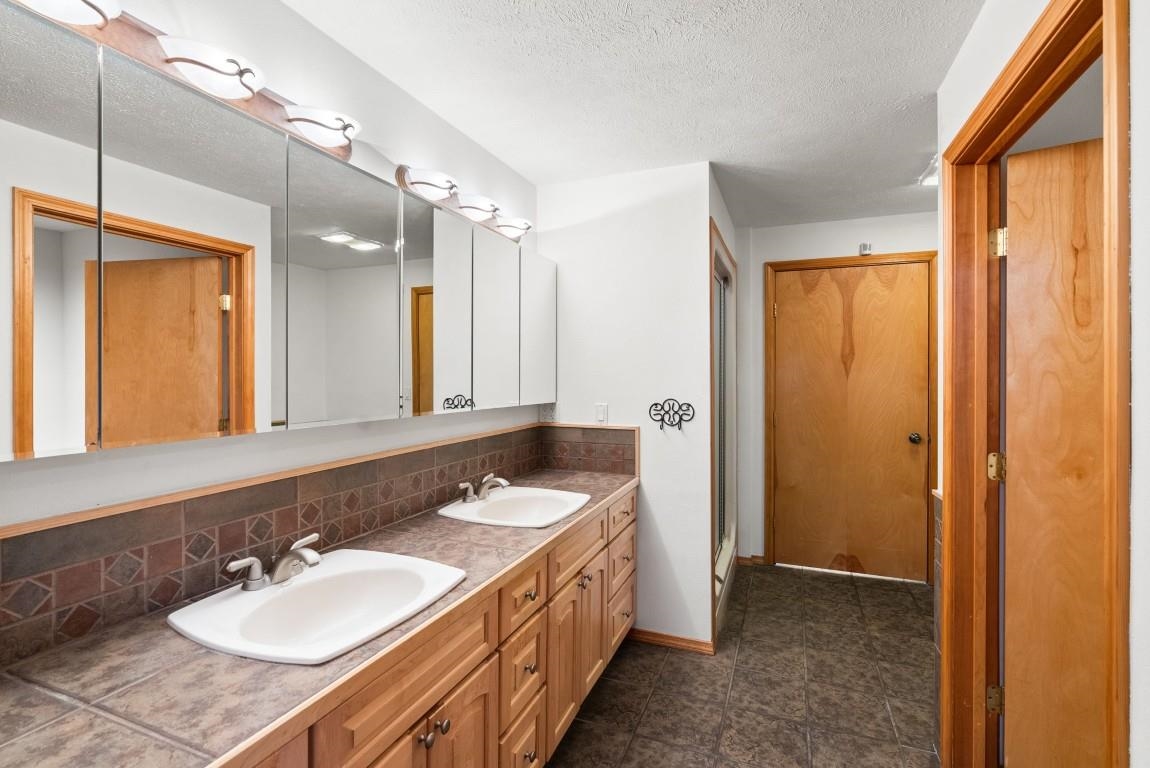 2426 Cheney Spokane Road Cheney, WA 99004 - Photo 18 of 48