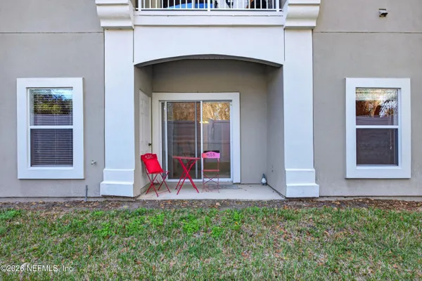 a view of outdoor space yard and entryway