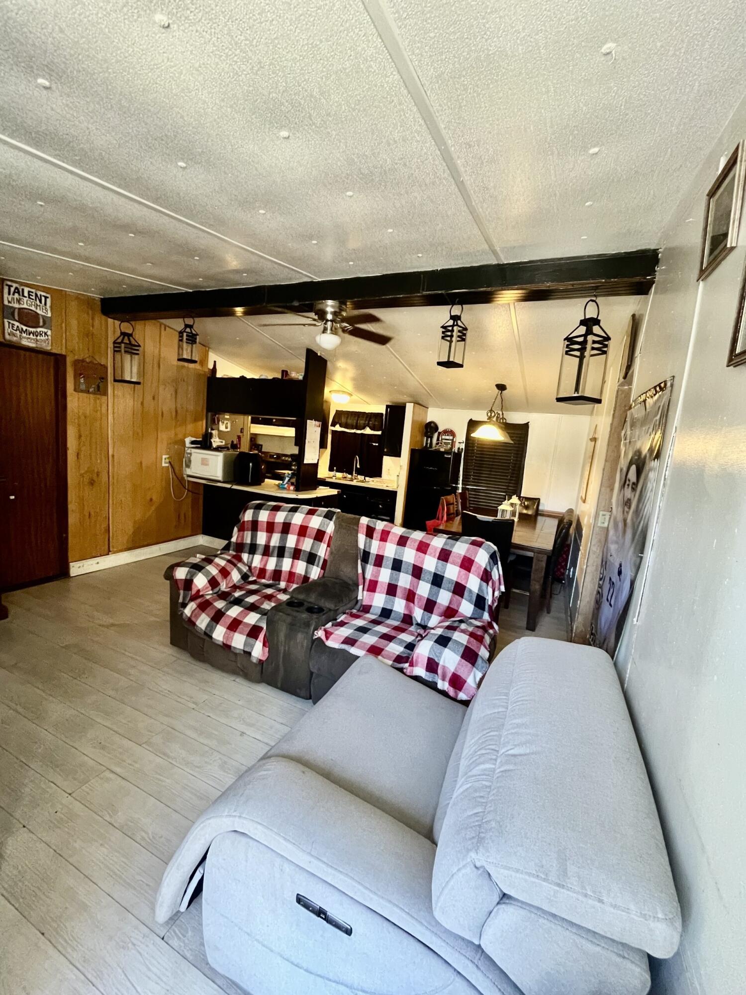563 Chestnut Road Walterboro, SC 29488 - Photo 2 of 23 thumbnail_IMG_5628