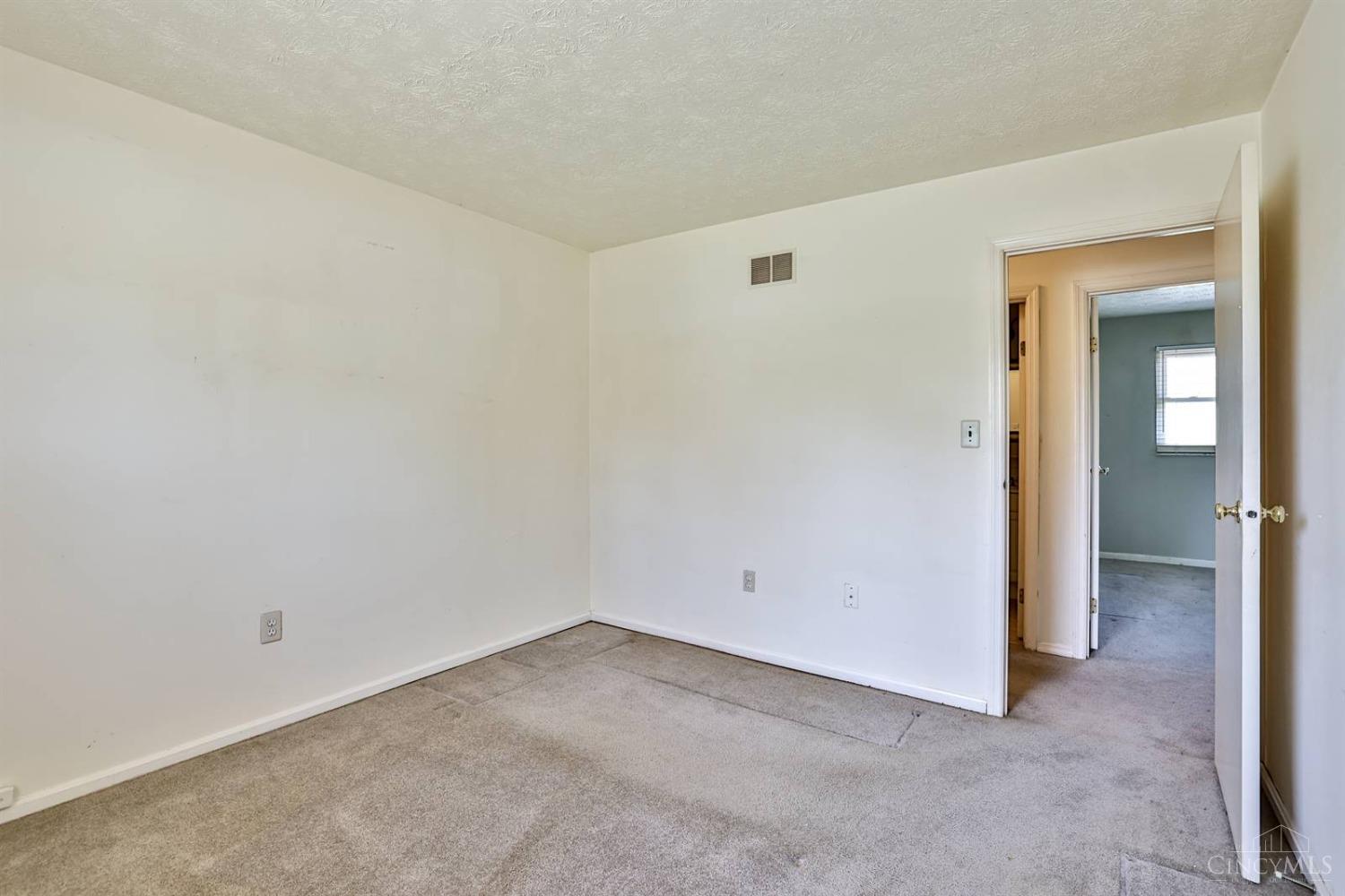 8533 Cox Road West Chester, OH 45069 - Photo 34 of 35 Gallery Image 34