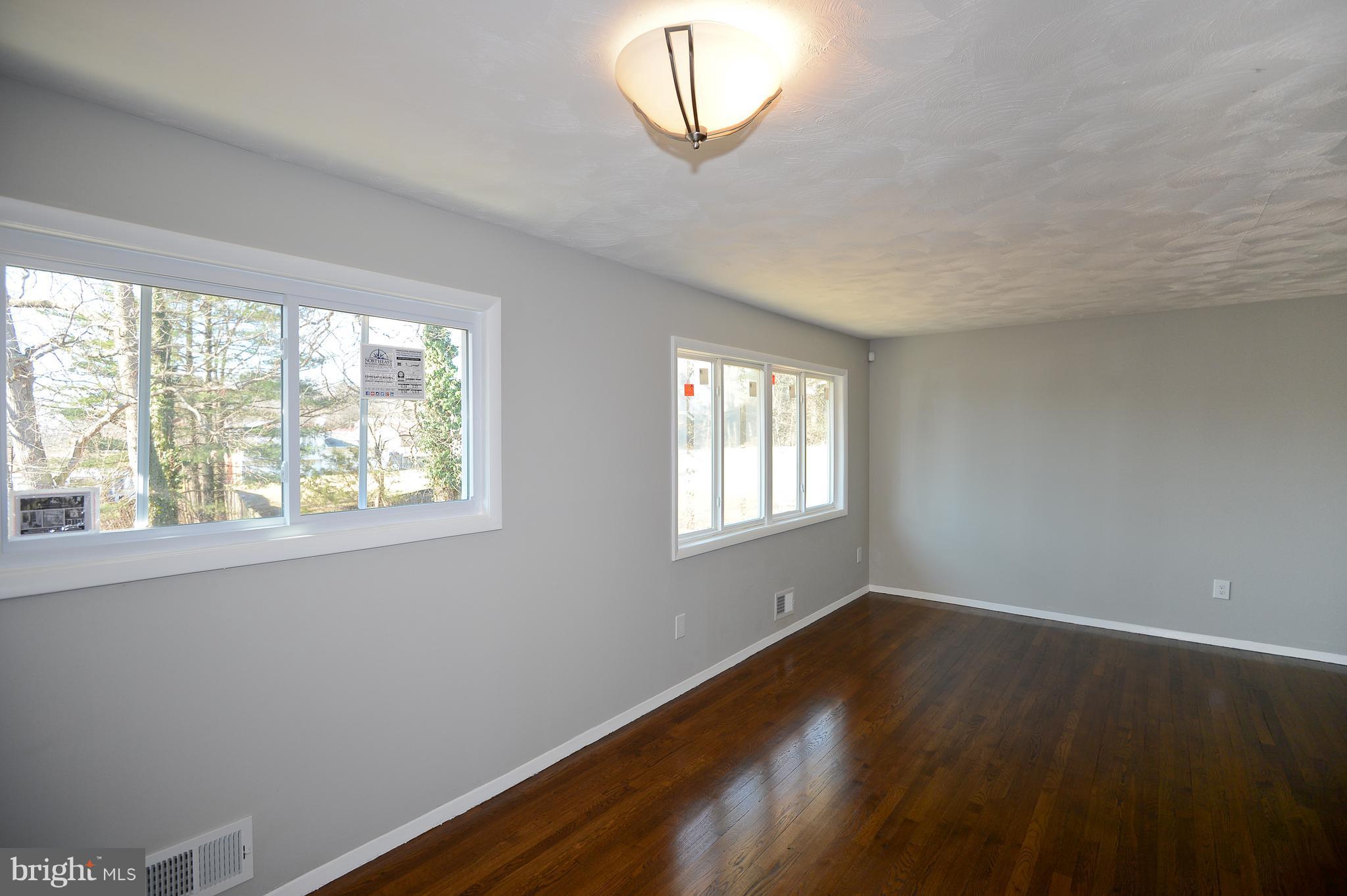 4526 Kinmount Road Lanham, MD 20706 - Photo 8 of 26 Living Room