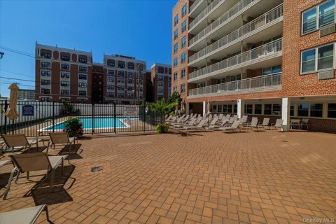 $478,999 | 410 East Broadway, Unit 4C, Long Beach, NY 11561
