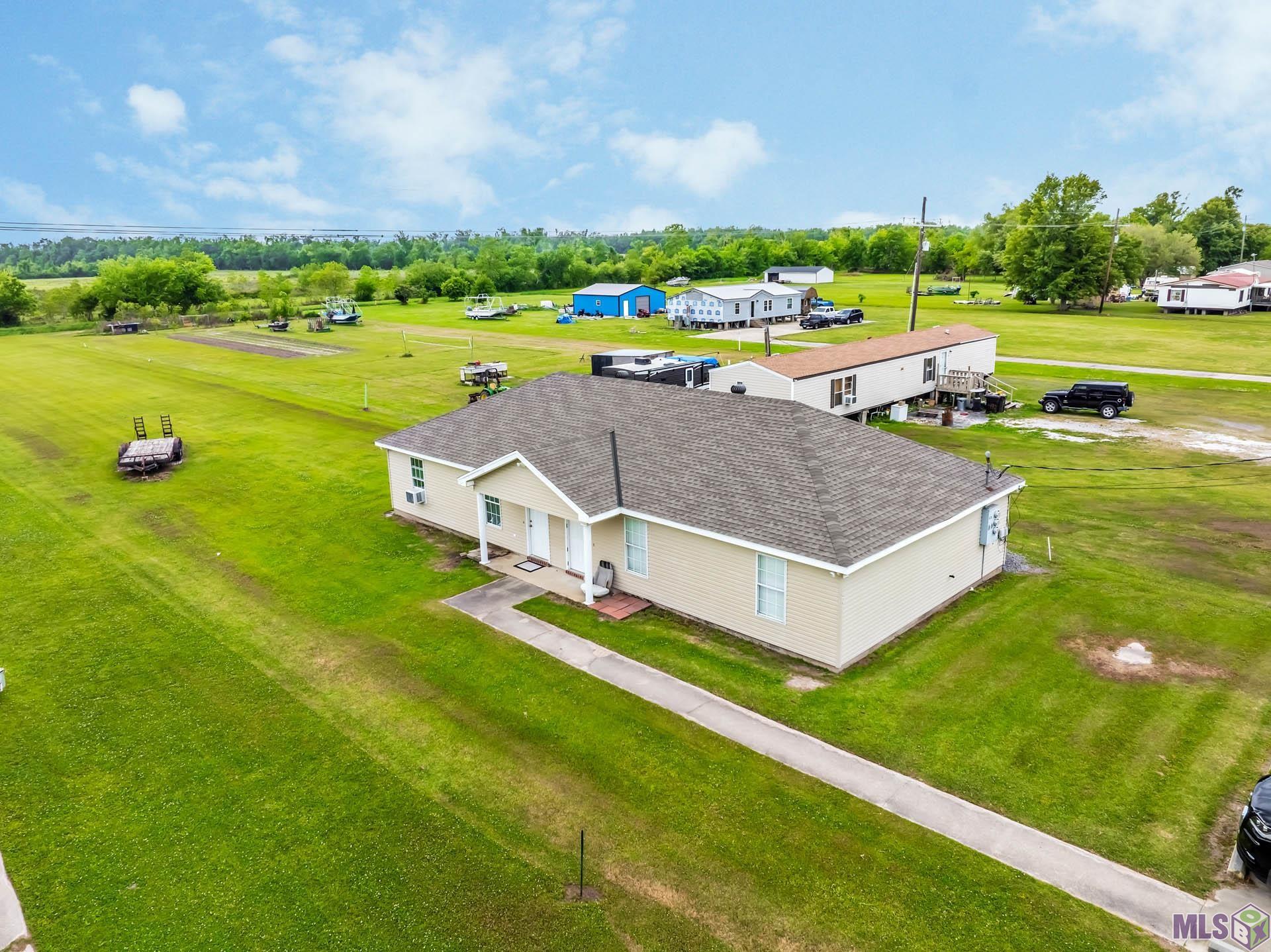 436-a&b Aragon Road Montegut, LA 70377 - Photo 2 of 11