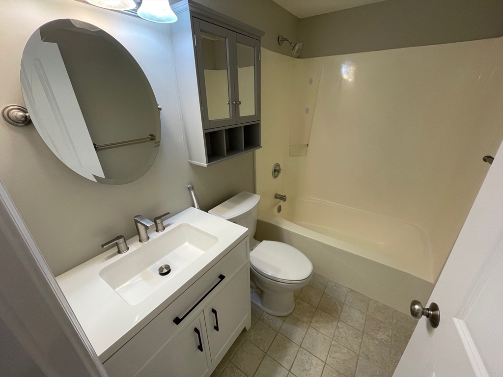59 Cambridge Road, Unit 214 Woburn, MA 01801 - Photo 9 of 11 Gallery Image 9