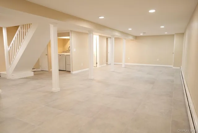 en view of an empty room