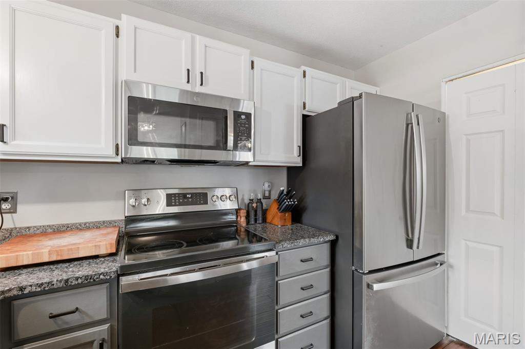 704 Hemingway Lane, Unit E Weldon Spring, MO 63304 - Photo 14 of 66