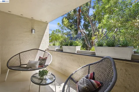 $385,000 | 955 Shorepoint Court, Unit 100, Alameda, CA 94501