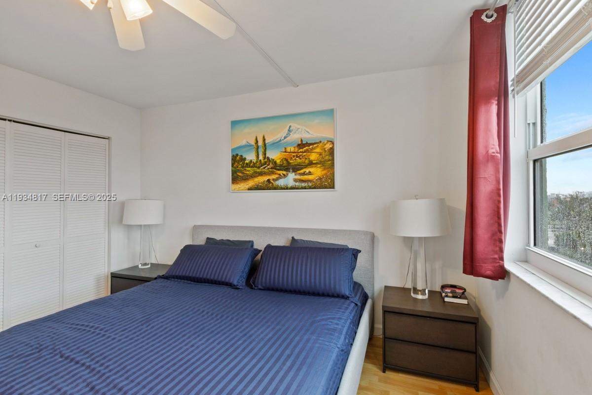 90 Alton Road, Unit 807 Miami Beach, FL 33139 - Photo 11 of 18