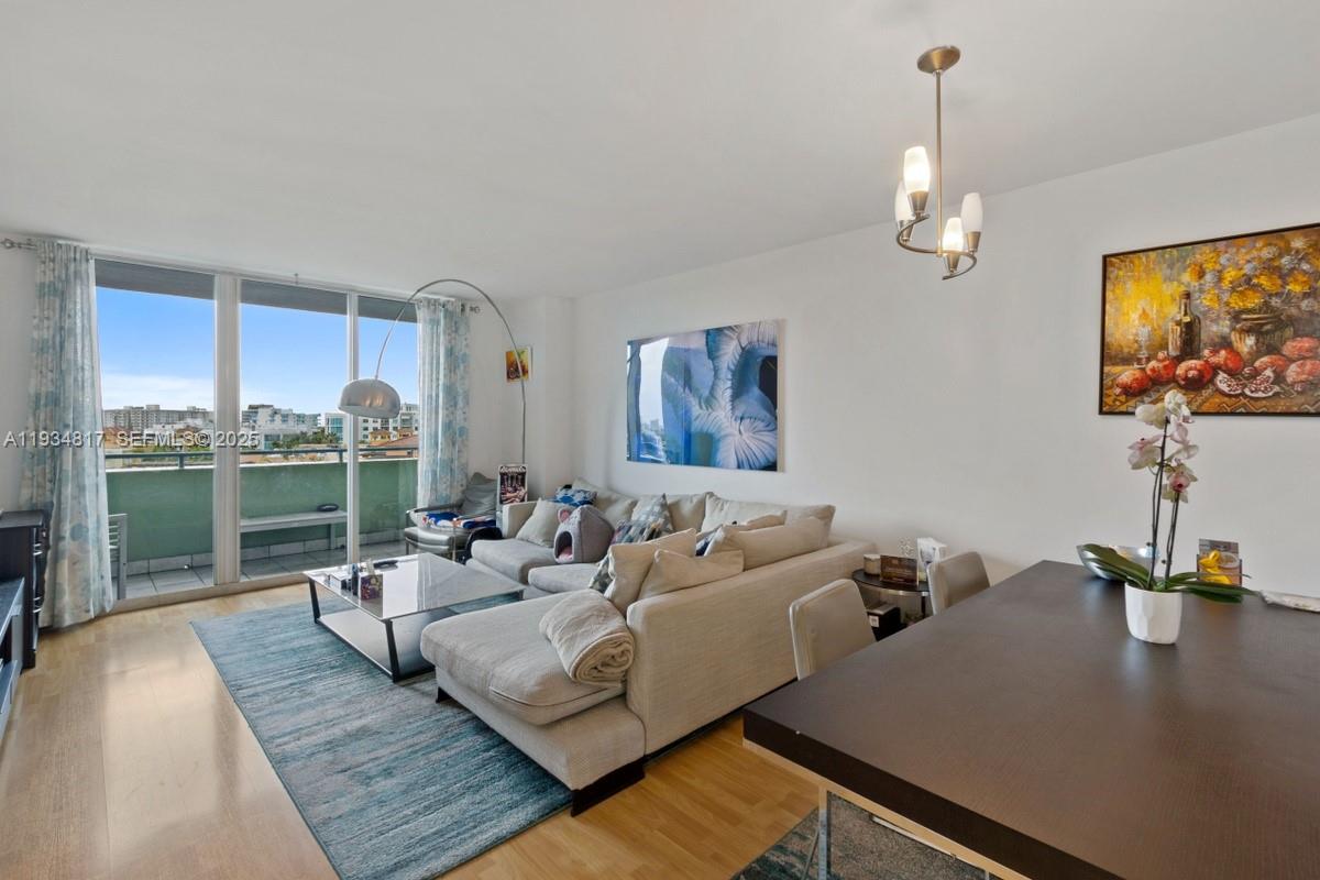 90 Alton Road, Unit 807 Miami Beach, FL 33139 - Photo 3 of 18