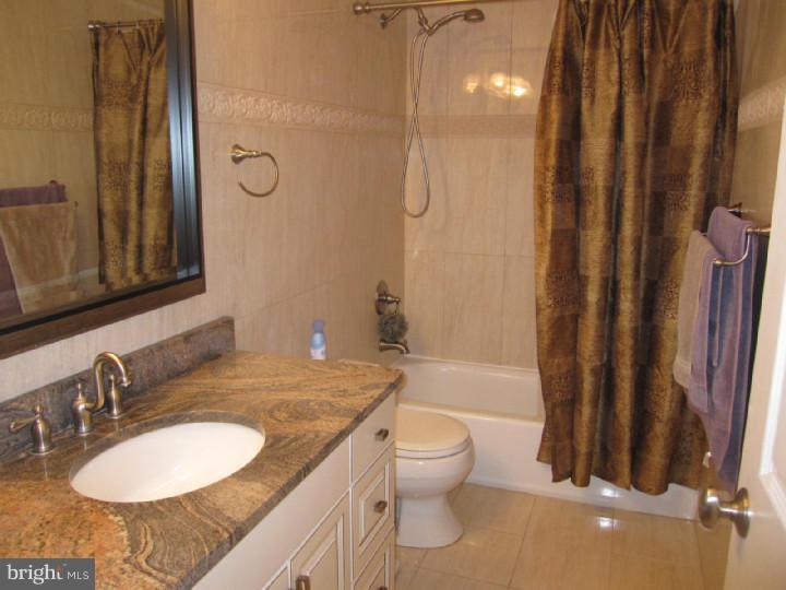 18 Brians Way Princeton Junction, NJ 08550 - Photo 13 of 16 Bathroom
