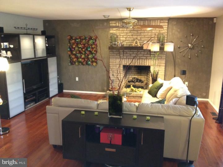 18 Brians Way Princeton Junction, NJ 08550 - Photo 15 of 16 Family Room