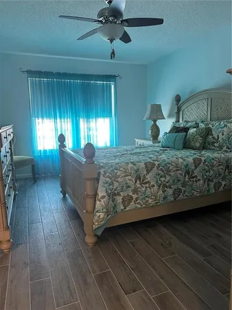 $2,200 | 4900 Brittany Drive South, Unit 411, St. Petersburg, FL 33715