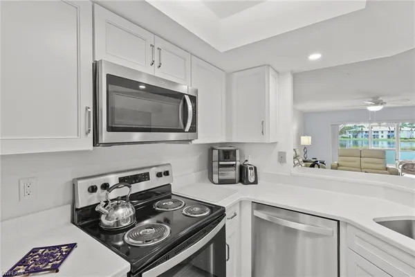 $5,500 | 840 Gulf Pavillion Drive, Unit 103, Naples, FL 34108