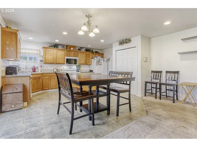 $439,900 | 147 Southwest Wright Avenue, Troutdale, OR 97060