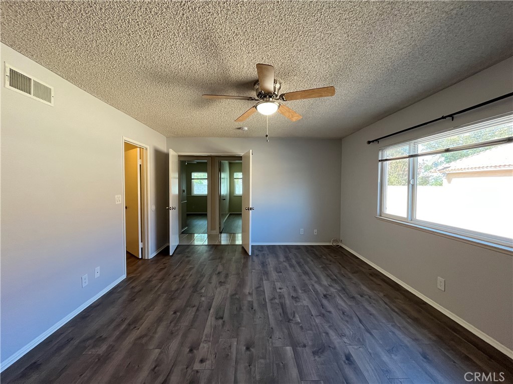 2534 Roxy Street Simi Valley, CA 93065 - Photo 11 of 19
