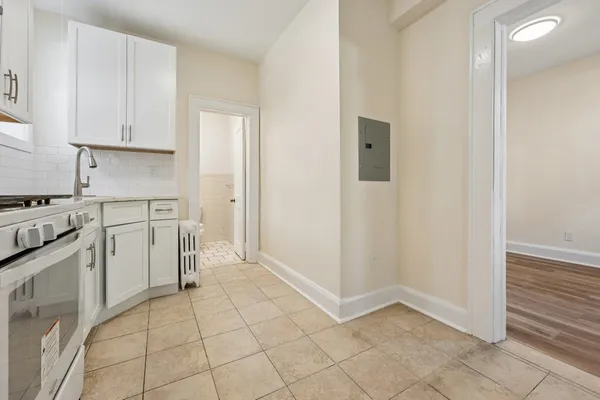 $1,950 | 7 Bender Place, Unit 3, Cliffside Park, NJ 07010
