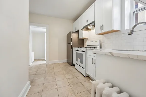 $1,950 | 7 Bender Place, Unit 3, Cliffside Park, NJ 07010