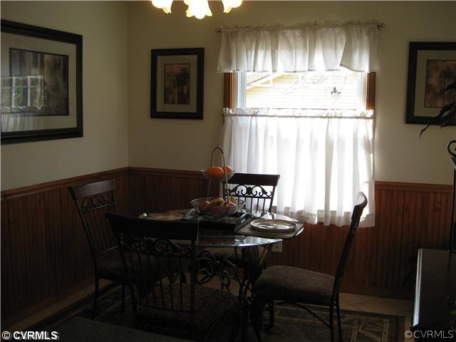 5406 Pineland Road Richmond, VA 23234 - Photo 5 of 12 Breakfast Nook - Eat in area off kitchen with pine