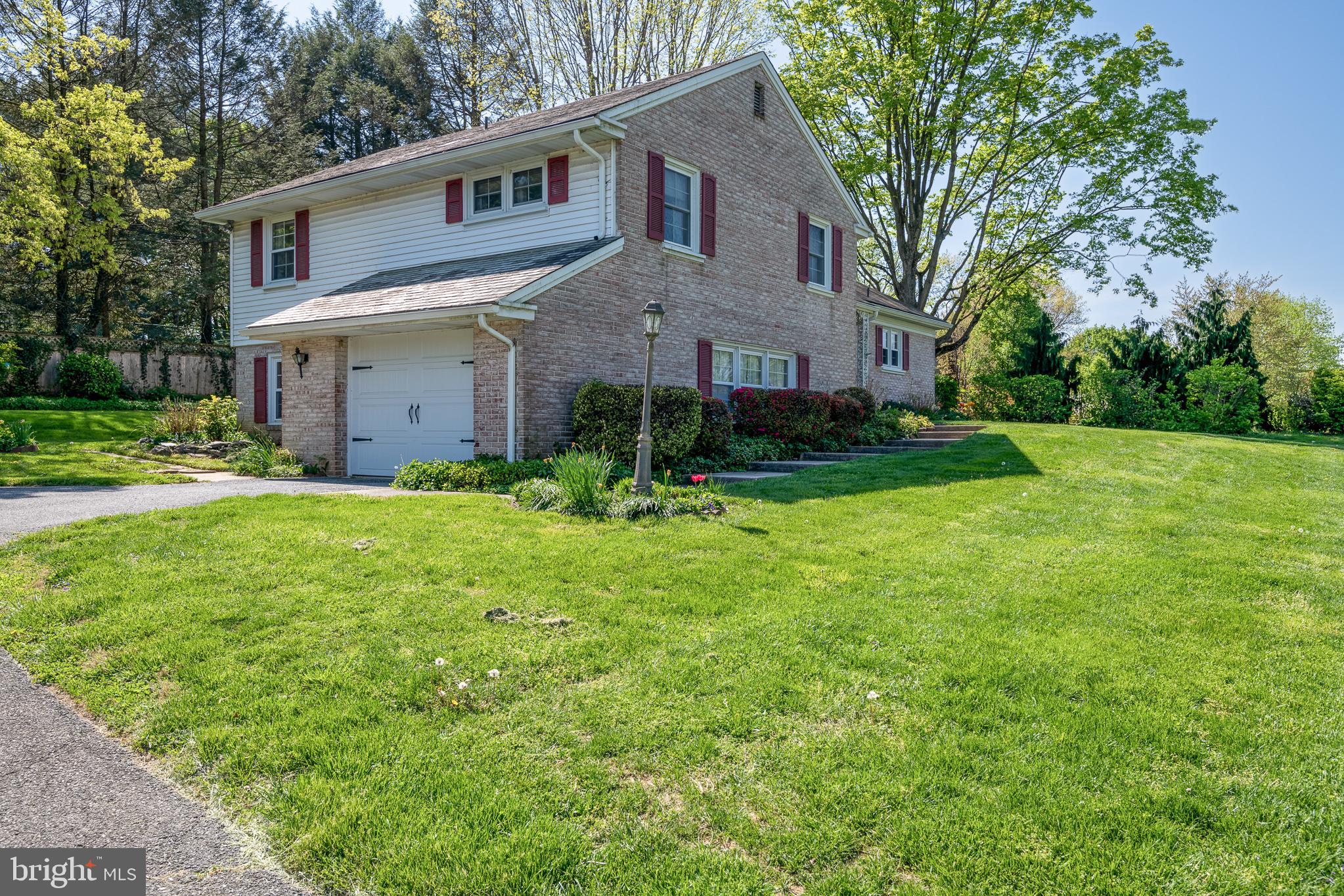 1104 Richmond Road Lancaster, PA 17603 - Photo 3 of 41 Gallery Image 3