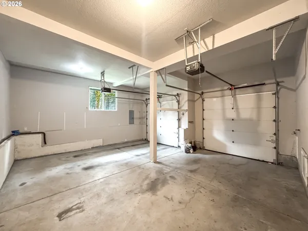 $879,000 | 9690 Southeast 257th Drive, Damascus, OR 97089