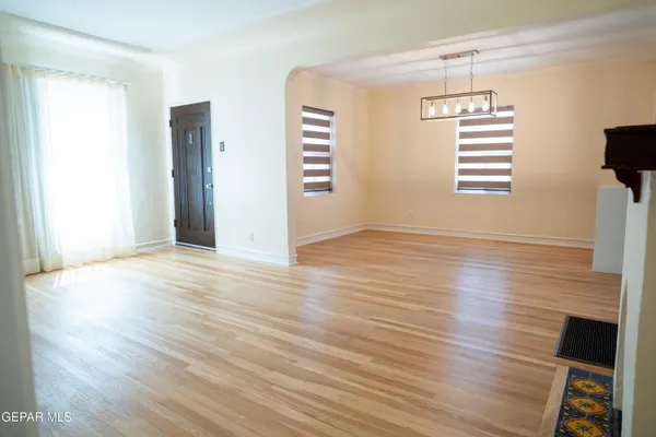 $450,000 | 1211 Mesita Drive, El Paso, TX 79902