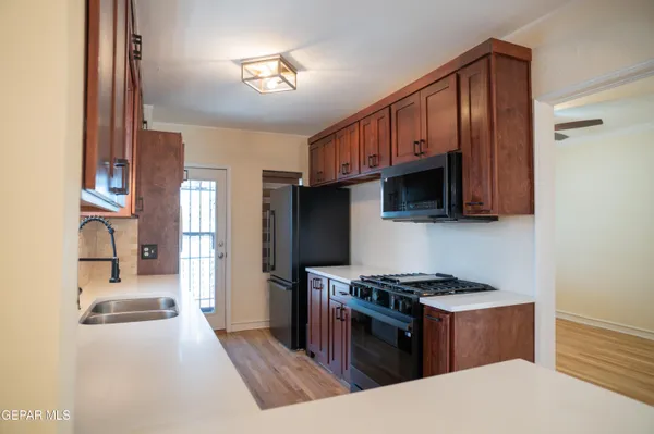 $450,000 | 1211 Mesita Drive, El Paso, TX 79902