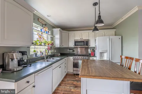 $285,000 | 418 Accolon Court, Mantua, NJ 08051