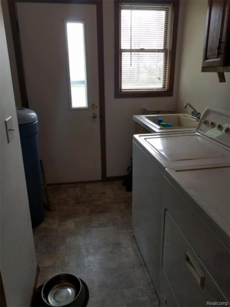 6541 Severance Road Cass City, MI 48726 - Photo 25 of 25 Utility room, with back door.