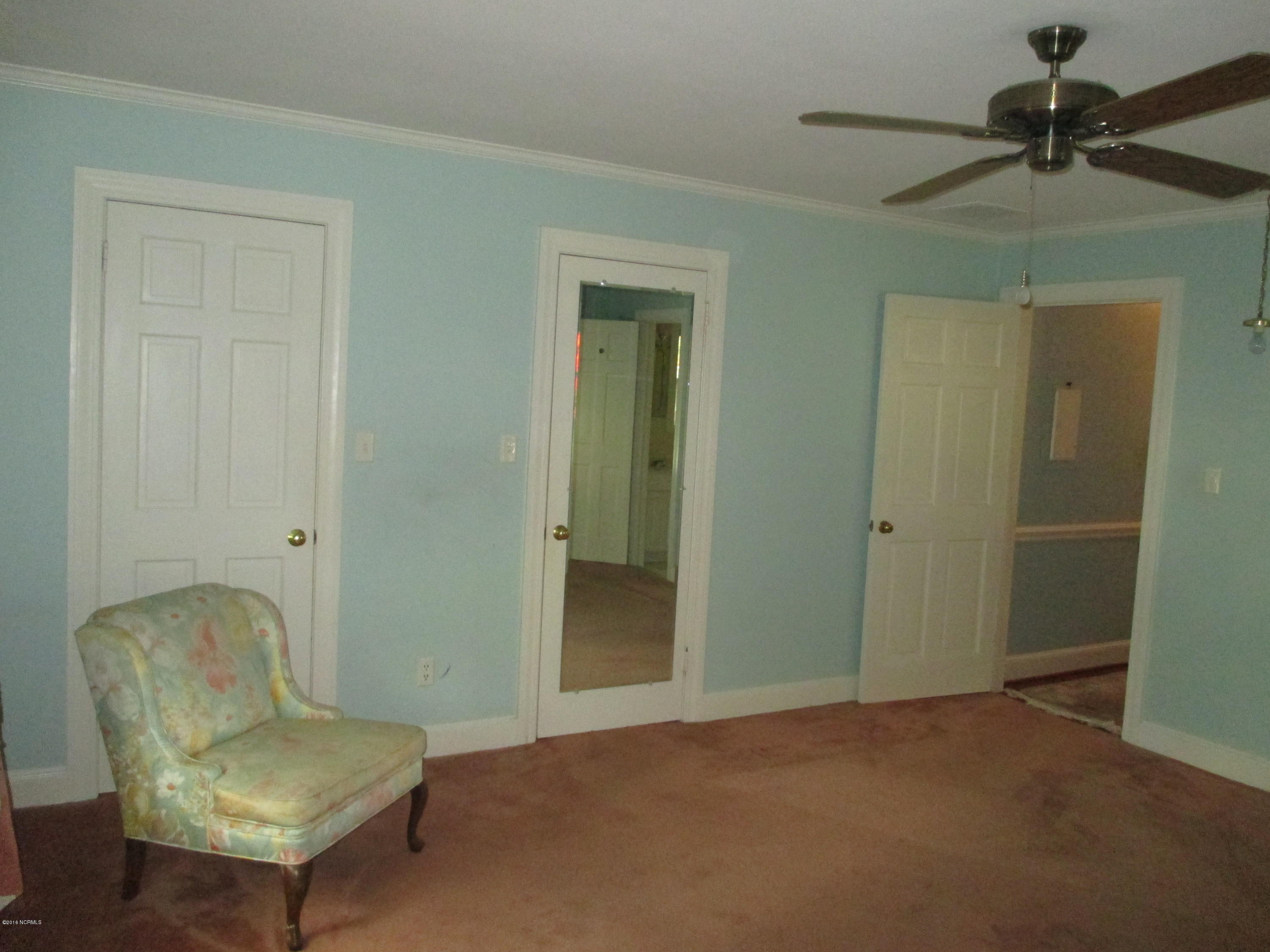 302 Windsor Road Greenville, NC 27858 - Photo 16 of 39 Master His & Her Closets & Entry