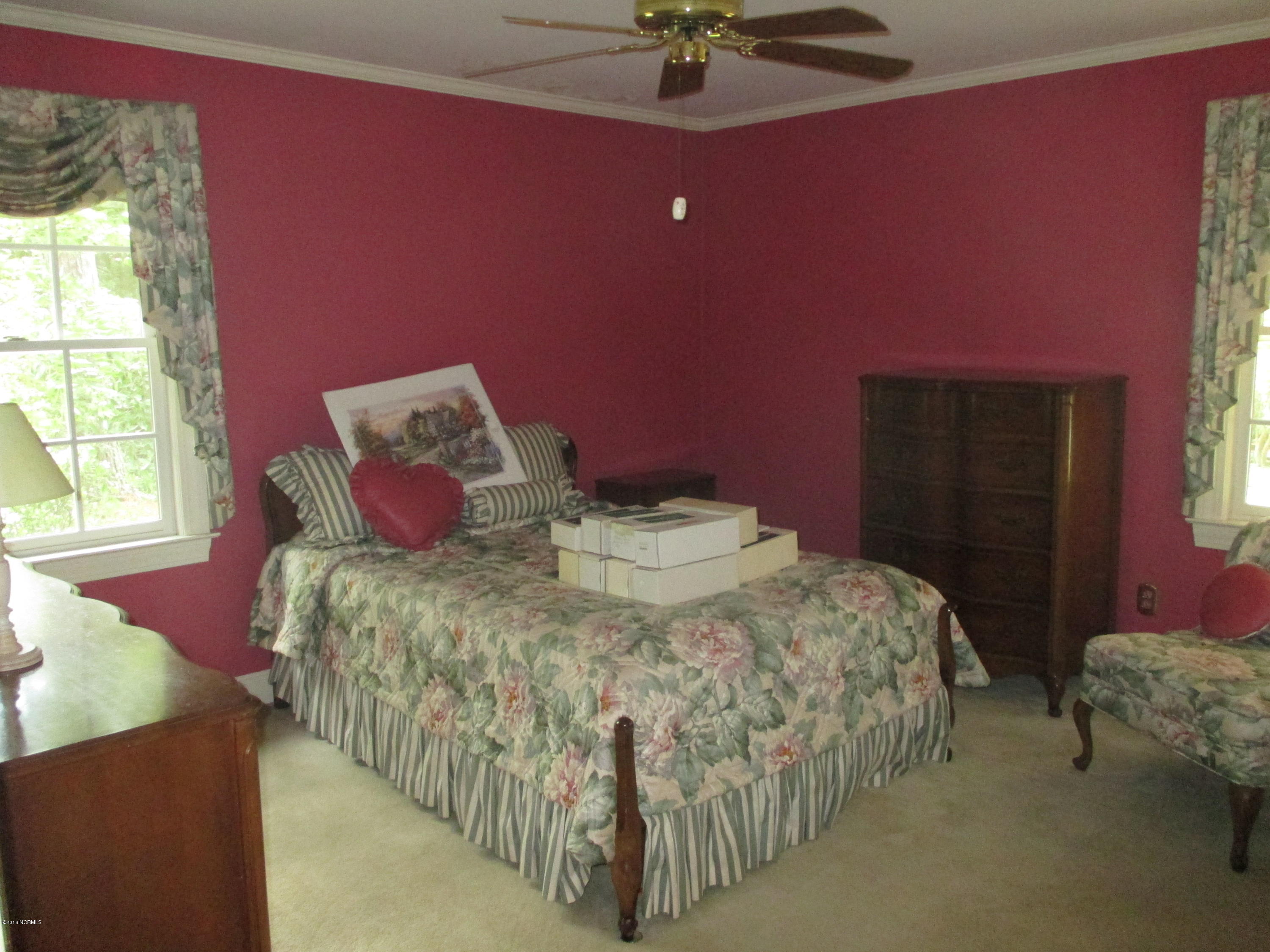 302 Windsor Road Greenville, NC 27858 - Photo 21 of 39 Bedroom 3