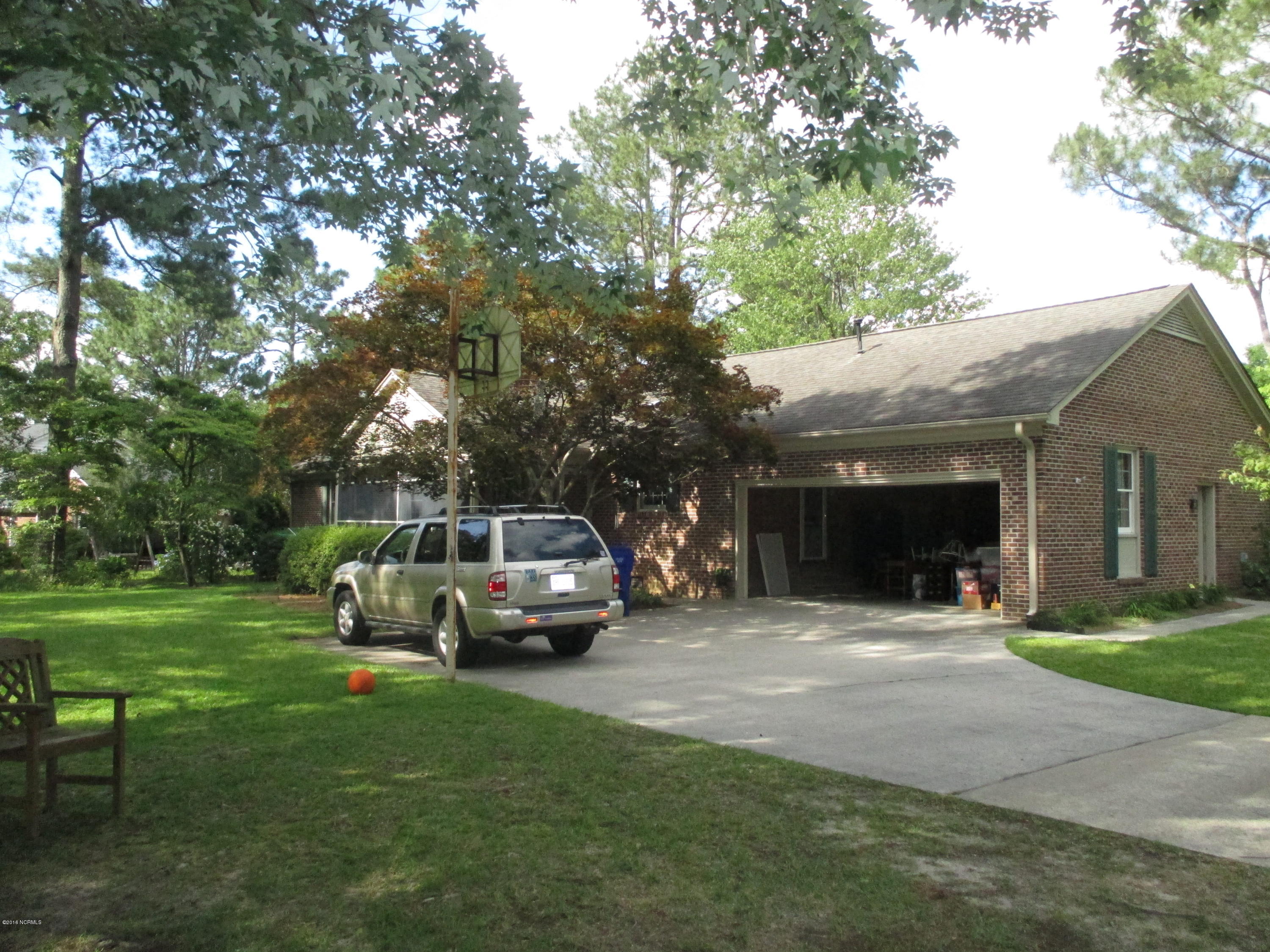 302 Windsor Road Greenville, NC 27858 - Photo 27 of 39 Garage & Driveway