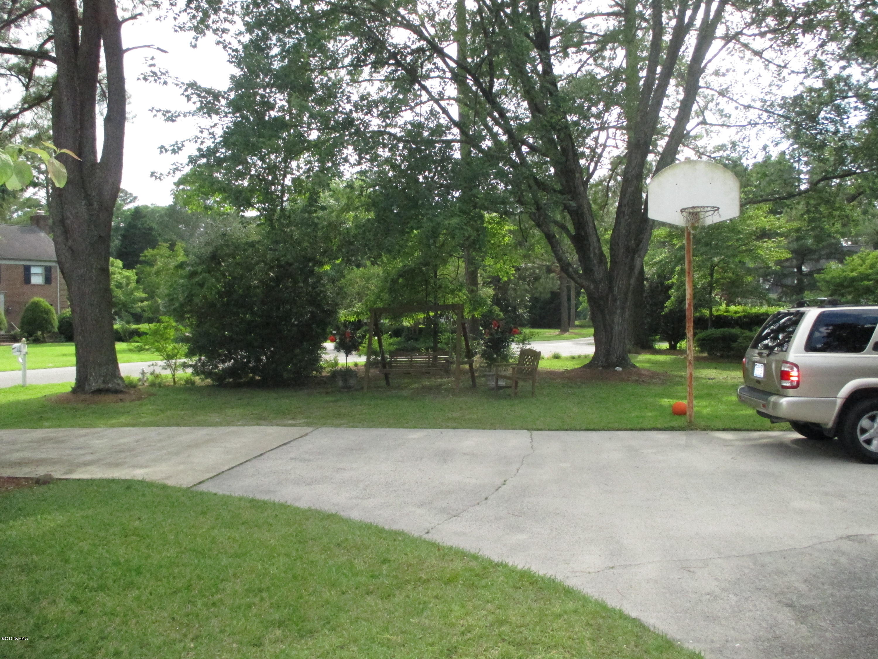 302 Windsor Road Greenville, NC 27858 - Photo 34 of 39 Shade Trees