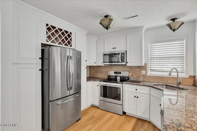 $419,000 | 33 Rockefeller Boulevard, East Greenbush, NY 12144