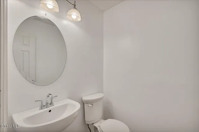 $419,000 | 33 Rockefeller Boulevard, East Greenbush, NY 12144