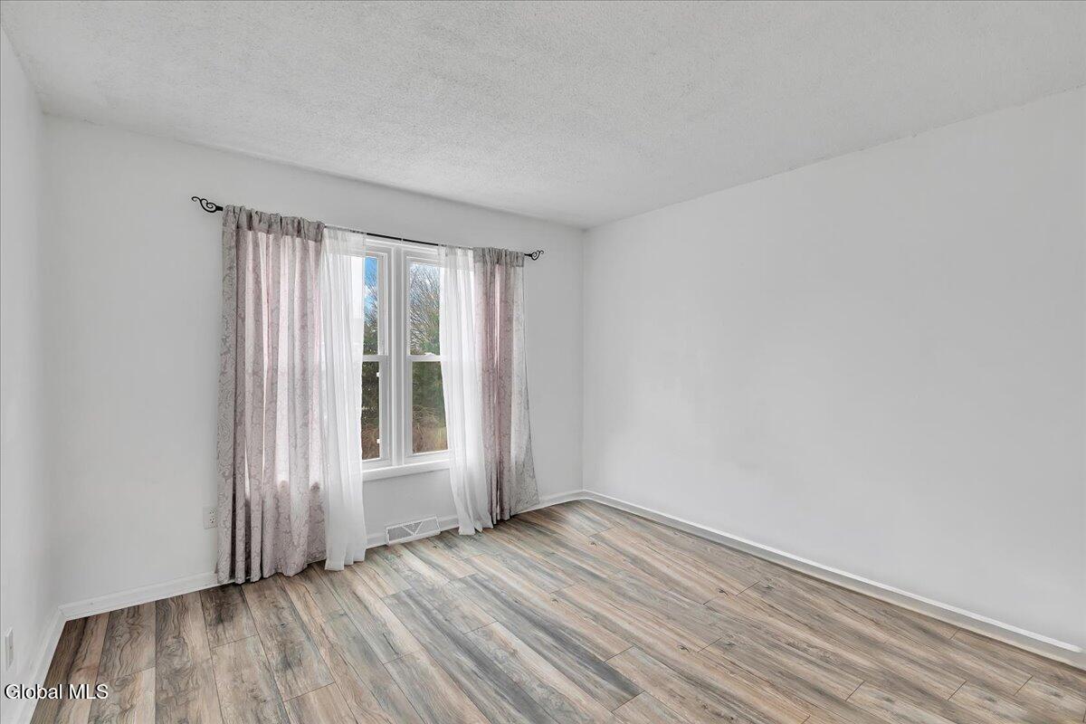 33 Rockefeller Boulevard East Greenbush, NY 12144 - Photo 25 of 38 26-IMG_5209