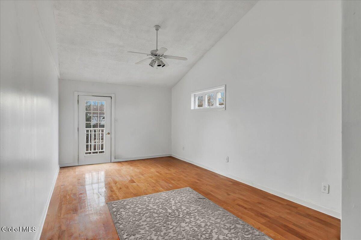 33 Rockefeller Boulevard East Greenbush, NY 12144 - Photo 27 of 38 32-IMG_5241