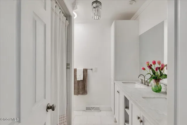 $419,000 | 33 Rockefeller Boulevard, East Greenbush, NY 12144