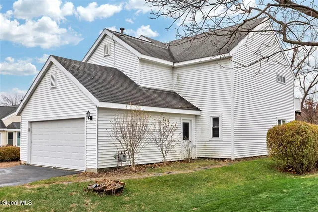 $419,000 | 33 Rockefeller Boulevard, East Greenbush, NY 12144