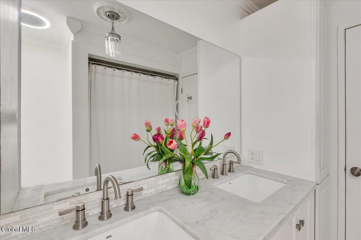 33 Rockefeller Boulevard East Greenbush, NY 12144 - Photo 31 of 38 29-IMG_5225