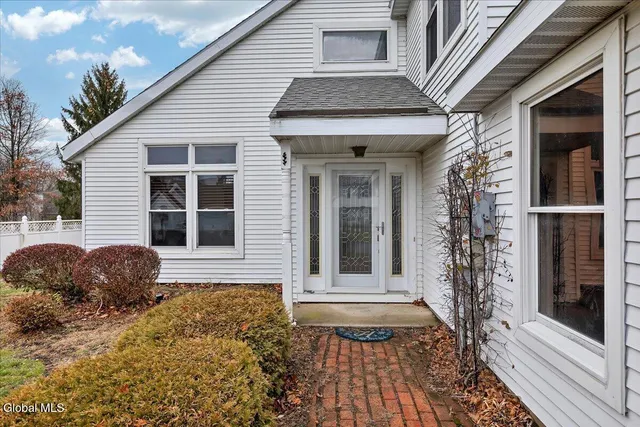 $419,000 | 33 Rockefeller Boulevard, East Greenbush, NY 12144