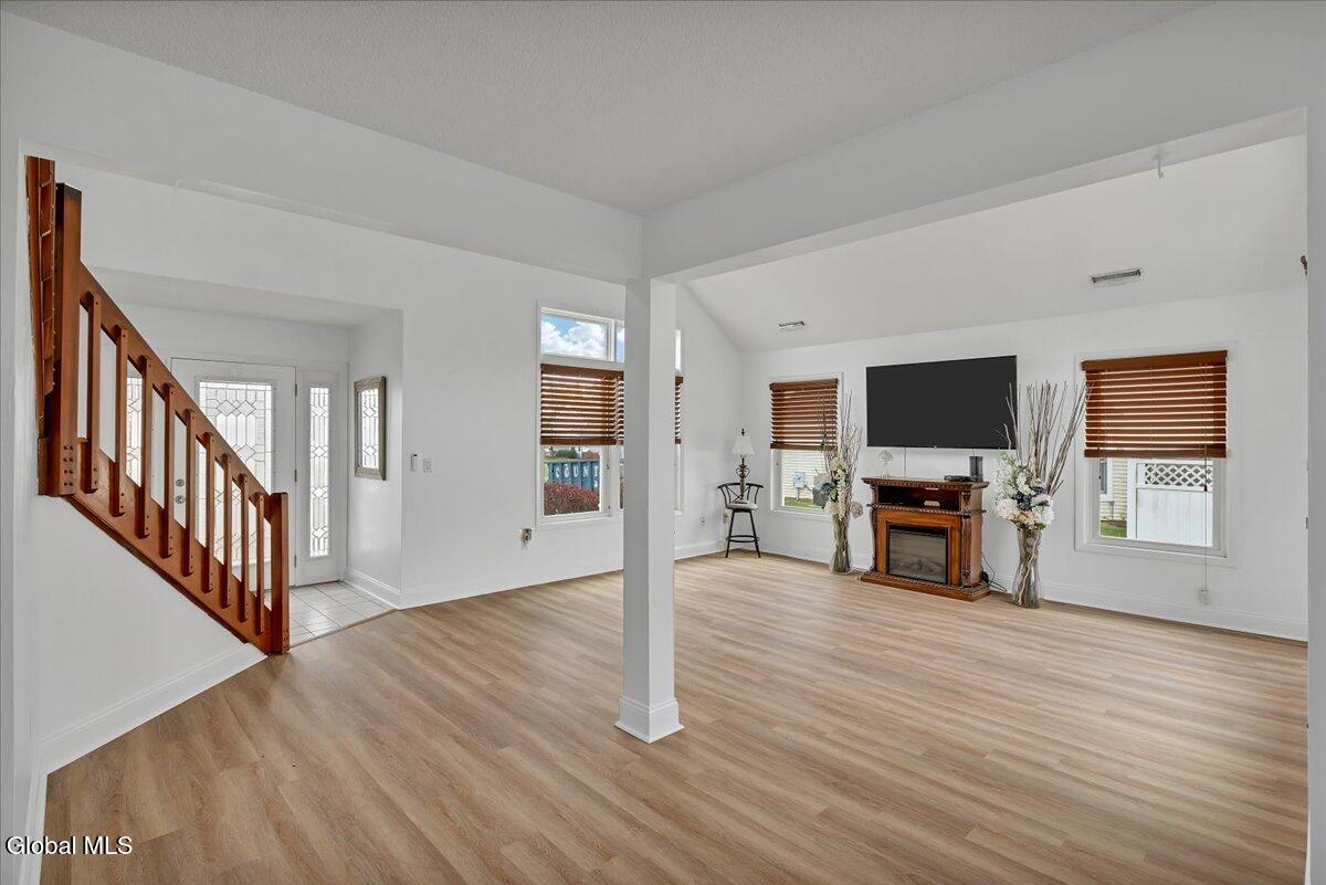 33 Rockefeller Boulevard East Greenbush, NY 12144 - Photo 9 of 38 11-IMG_5101