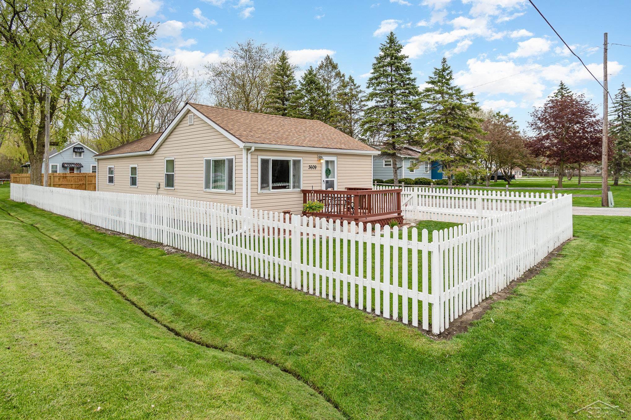 3609 Wheeler Road Bay City, MI 48706 - Photo 2 of 15 50108336-1.JPG