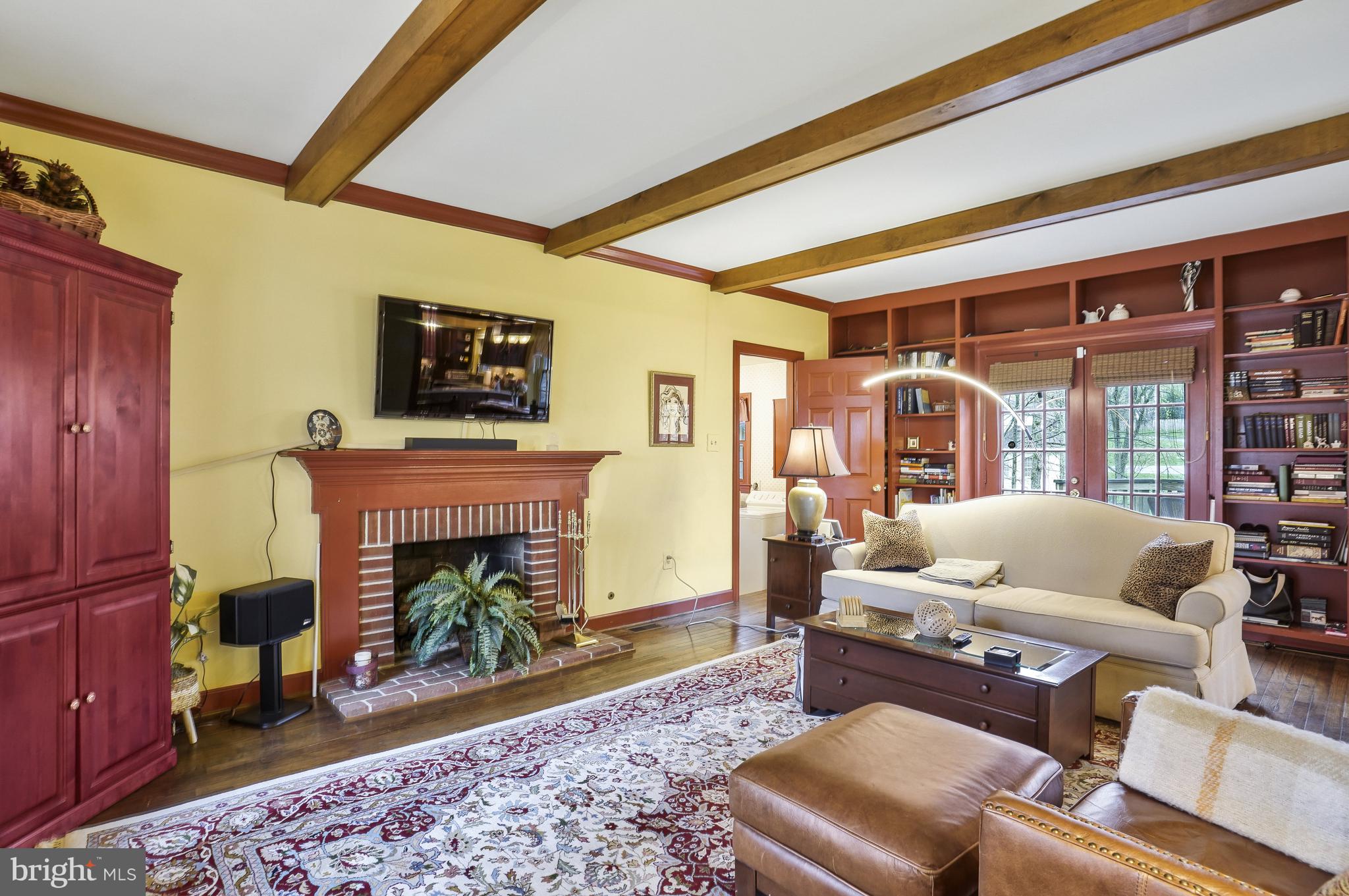 4885 Oakcrest Drive Fairfax, VA 22030 - Photo 12 of 36 Family room